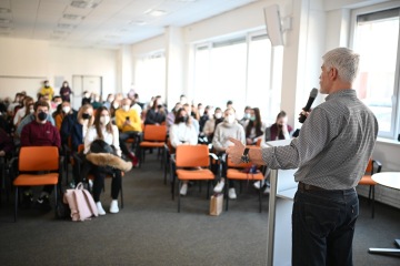 Beseda se studenty právní administrativy a řízení lidských zdrojů na Skolaeupraha