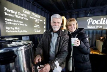 Den s Petrem Pavlem: Z rozcvičky do vinárny a pak na kluziště. A co prozradila manželka Eva?
