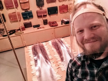 Dar na výrobu a distribuci ochranných štítů