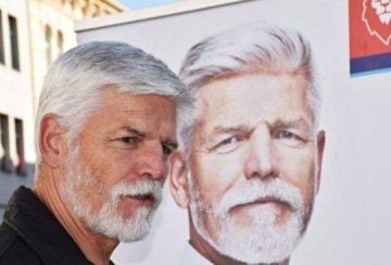 Další útok na Pavla, cesty „Akce spolužák“ vedou ke komunistům a Rusům. Žádné překvapení