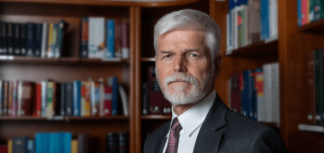 Doložit to nejde, ale USA mě prověřovaly. Je naivní myslet si, že by mě jinak pustili do vedení NATO, říká Pavel