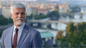 Zeman v současné krizi selhává. Opakovaně našel nové dno politiky a s Klausem přinesli hodnotový úpadek Česka, říká Petr Pavel