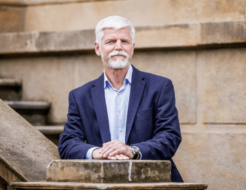 Generál Pavel je odhodlaný vyhrát prezidentské volby. Velkou kampaň zahájí v srpnu